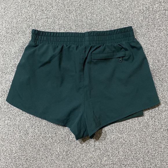 Girlfriend Collective Trail short in Moss green sz XSmall - Picture 3 of 4